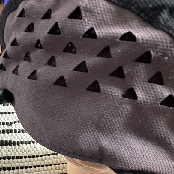 Hat - Picture 3 of 12